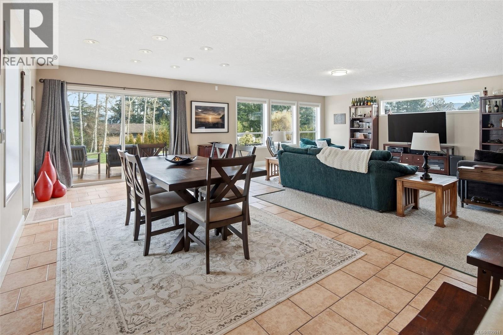  1563 Whiffin Spit Road, Sooke