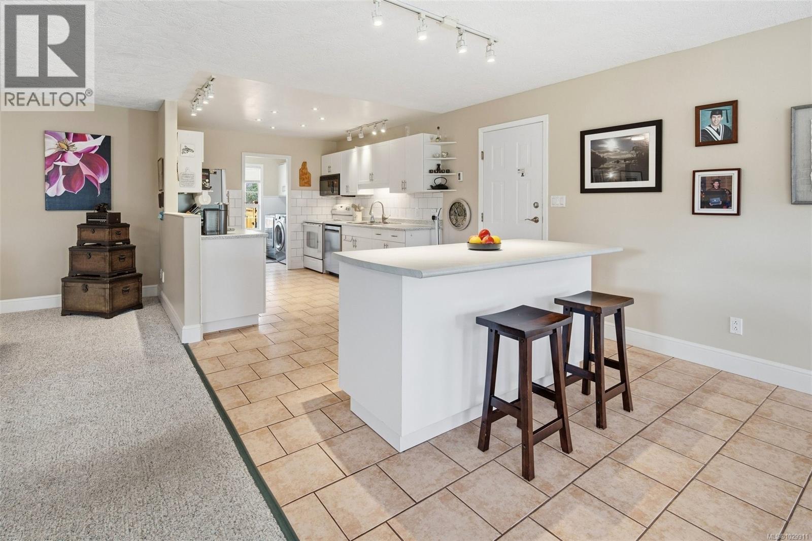  1563 Whiffin Spit Road, Sooke