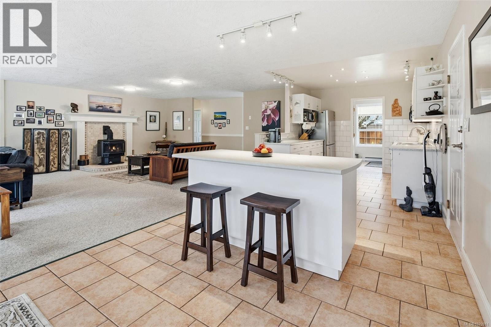  1563 Whiffin Spit Road, Sooke