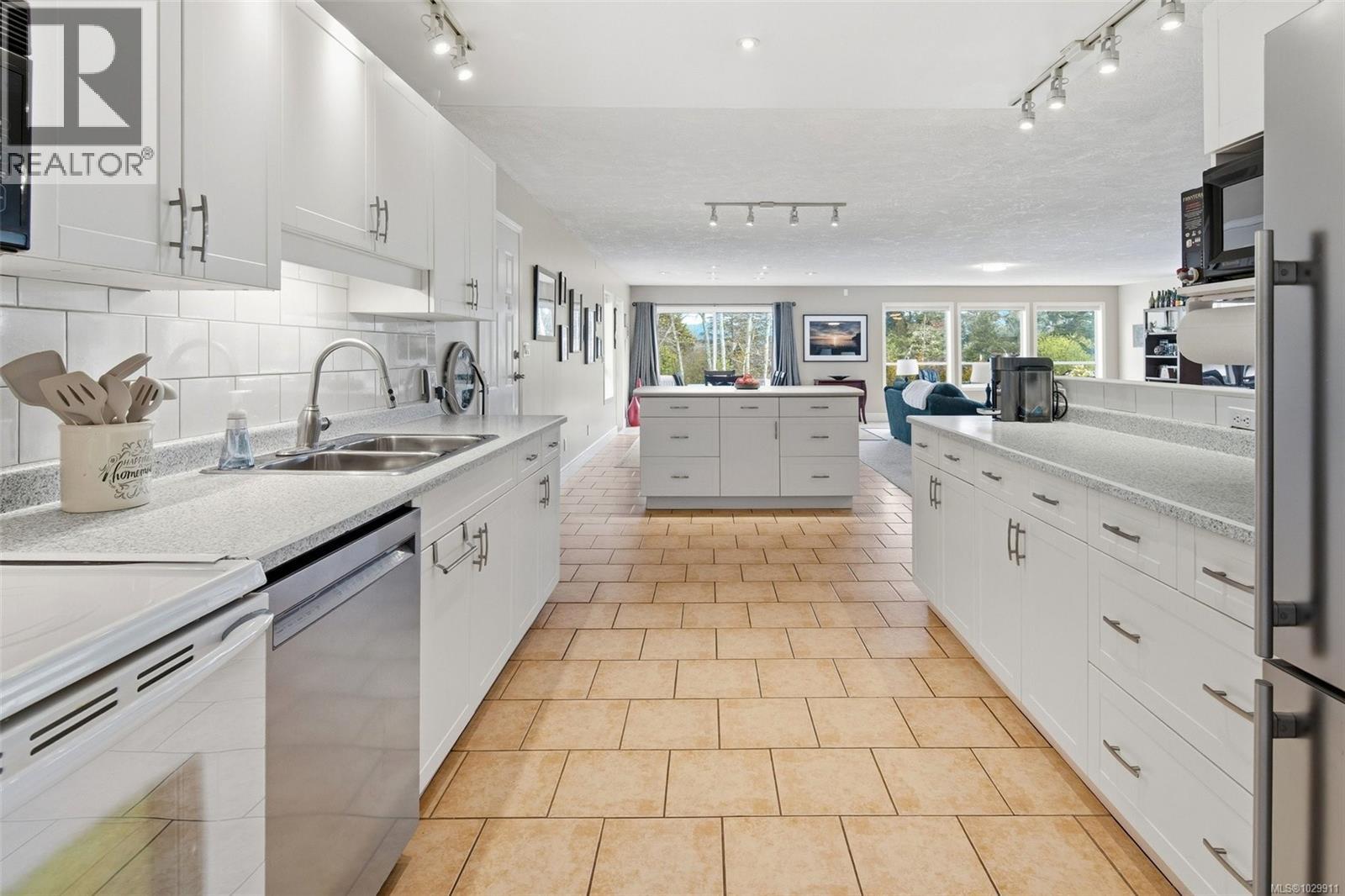  1563 Whiffin Spit Road, Sooke