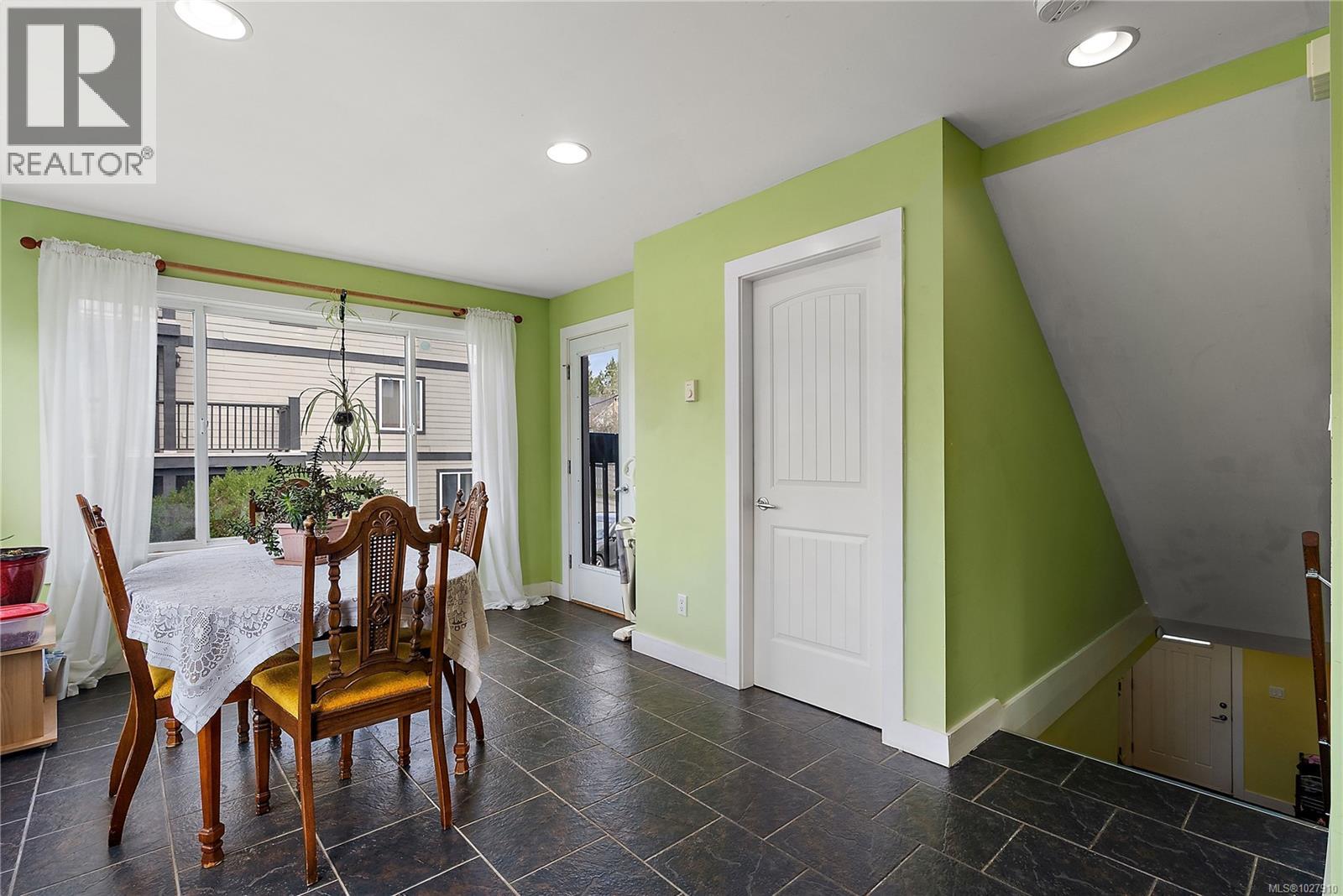 #105 7091 GRANT RD W - 12