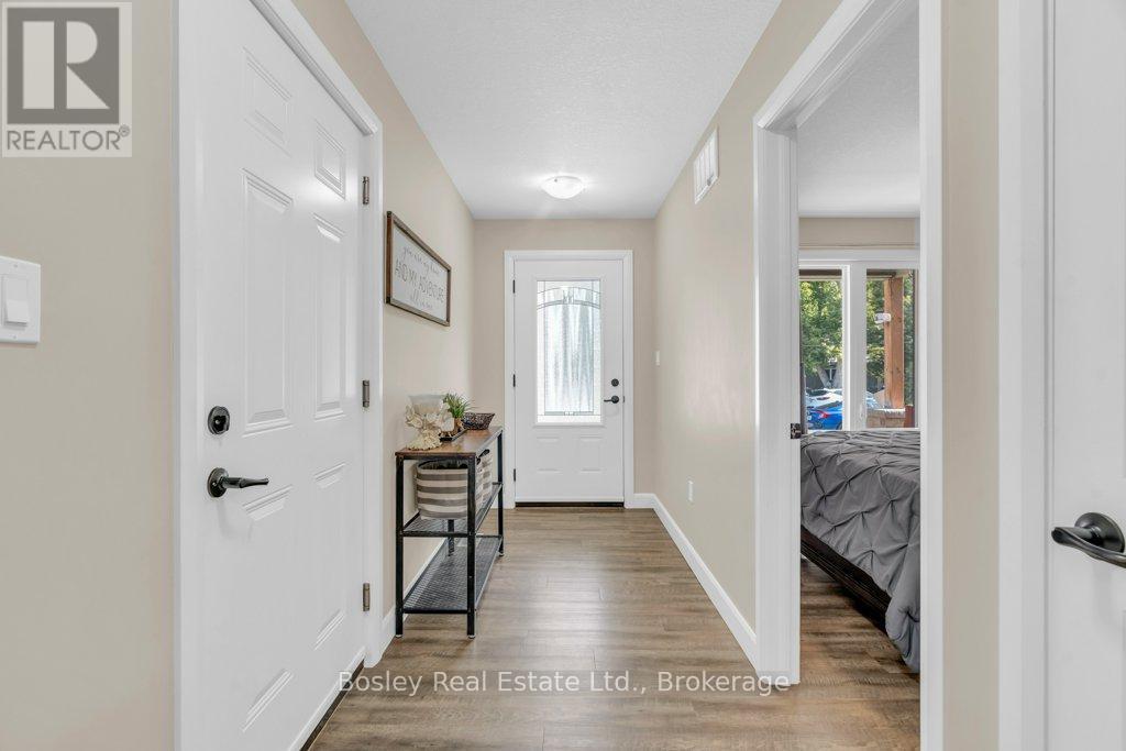 420 VICTORIA STREET — photo 18