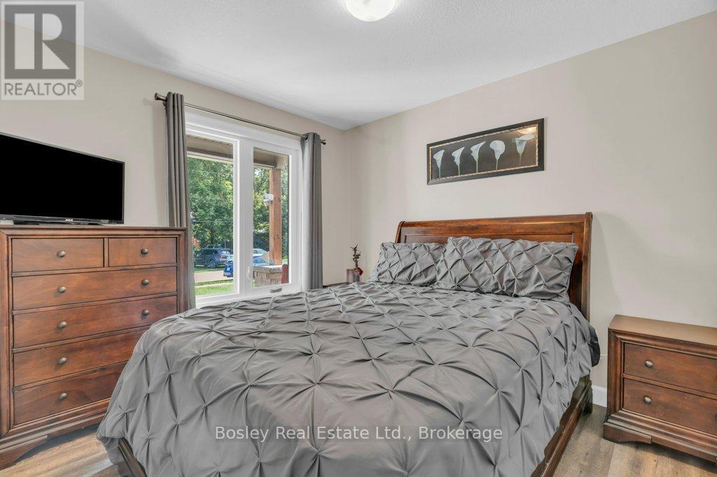 420 VICTORIA STREET — photo 20