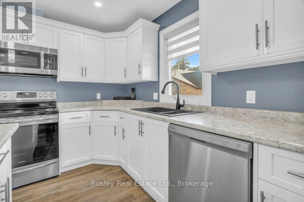 420 VICTORIA STREET — photo 25