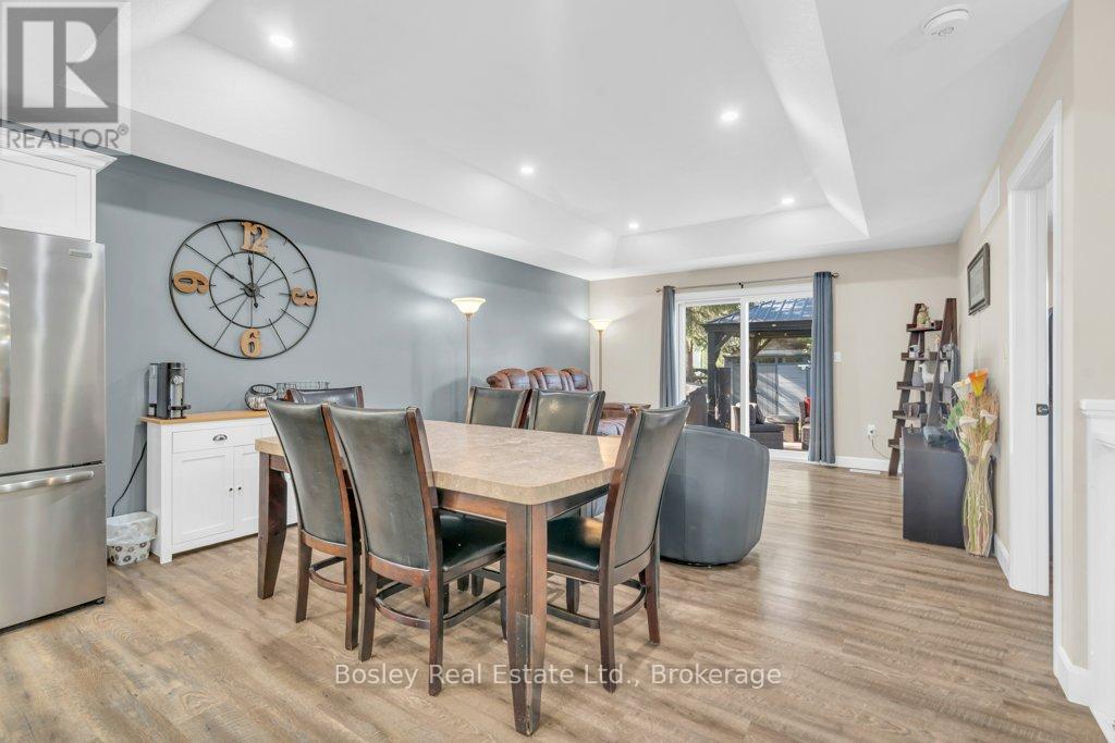 420 VICTORIA STREET — photo 27