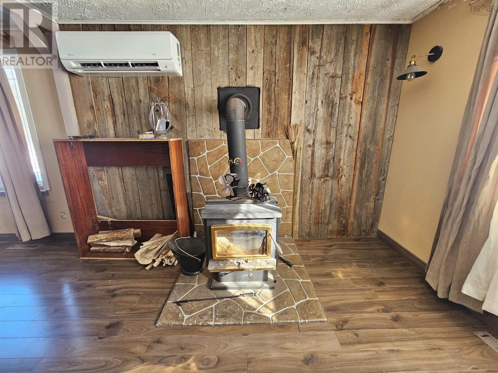 Property 32 of 44 of 11845 Highway 2