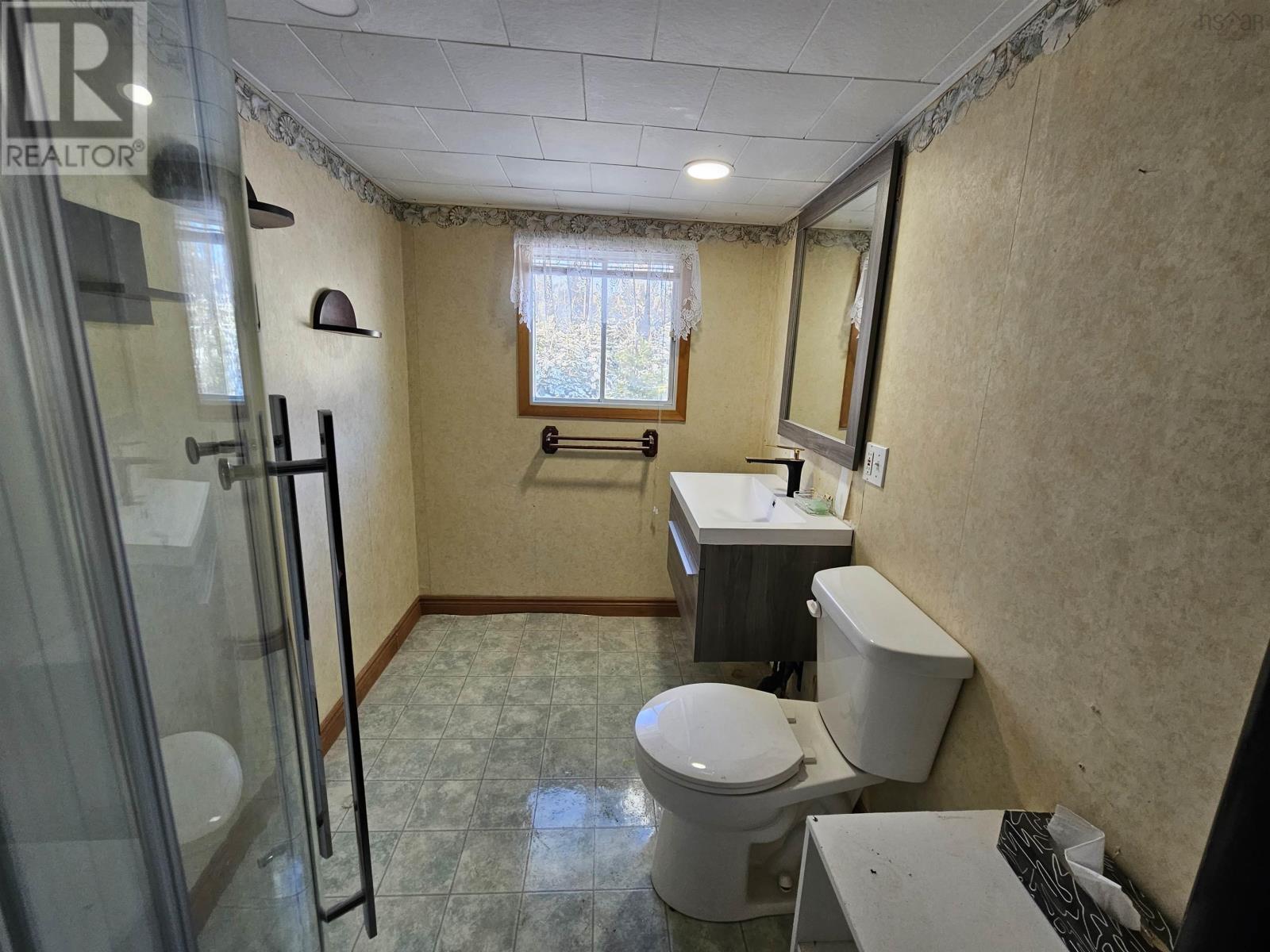 Property 27 of 44 of 11845 Highway 2