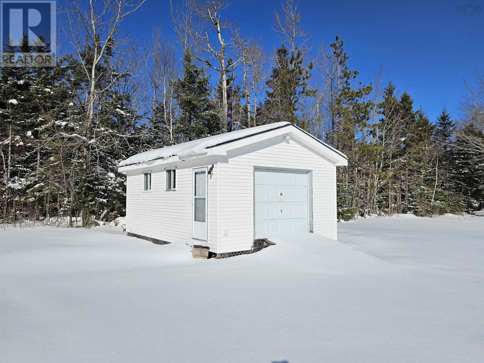 Property 38 of 44 of 11845 Highway 2