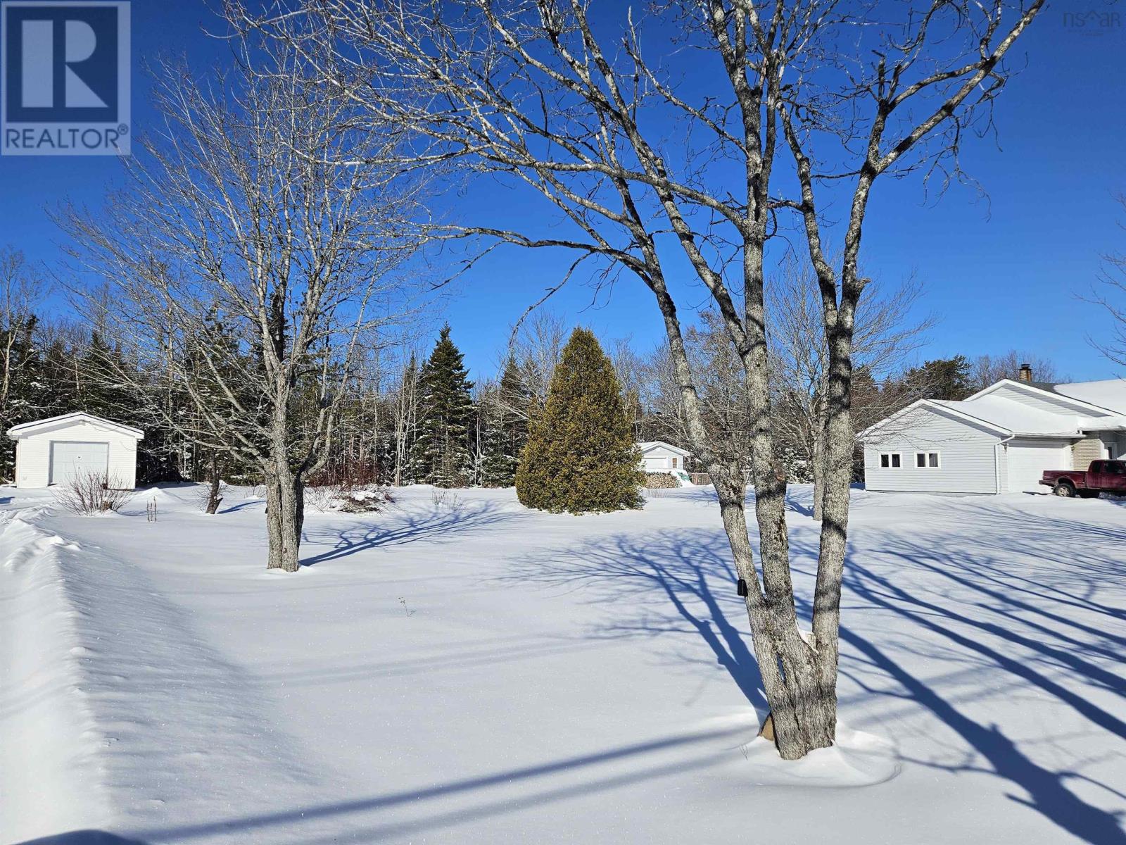 Property 3 of 44 of 11845 Highway 2