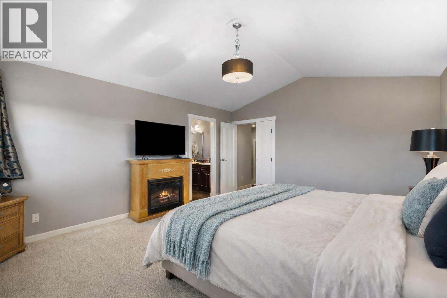 1386 COAST MERIDIAN ROAD, Coquitlam