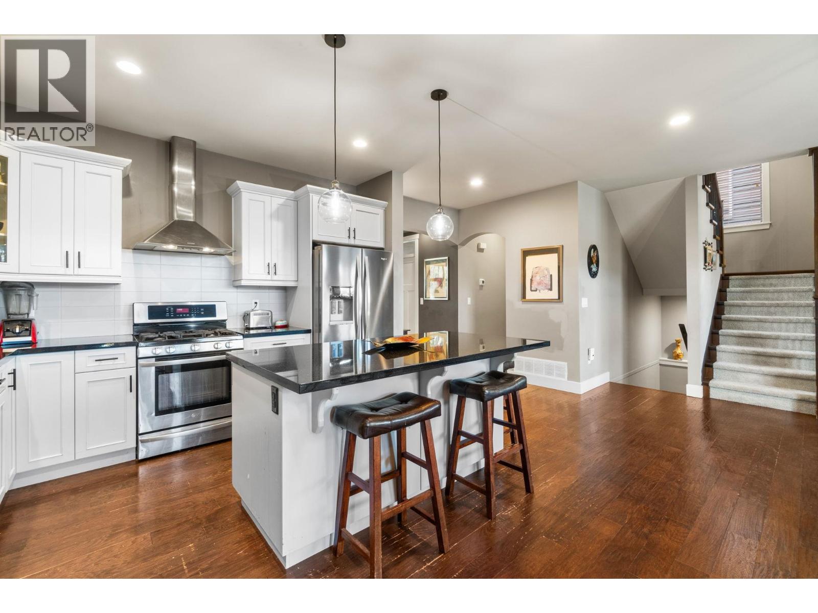 1386 COAST MERIDIAN ROAD, Coquitlam