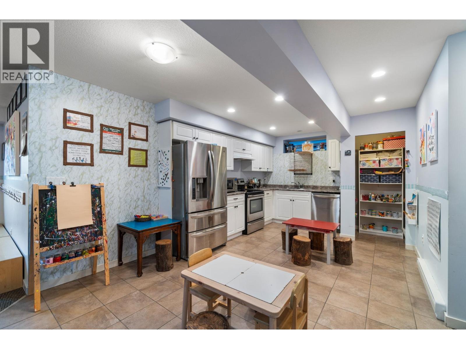 1386 COAST MERIDIAN ROAD, Coquitlam