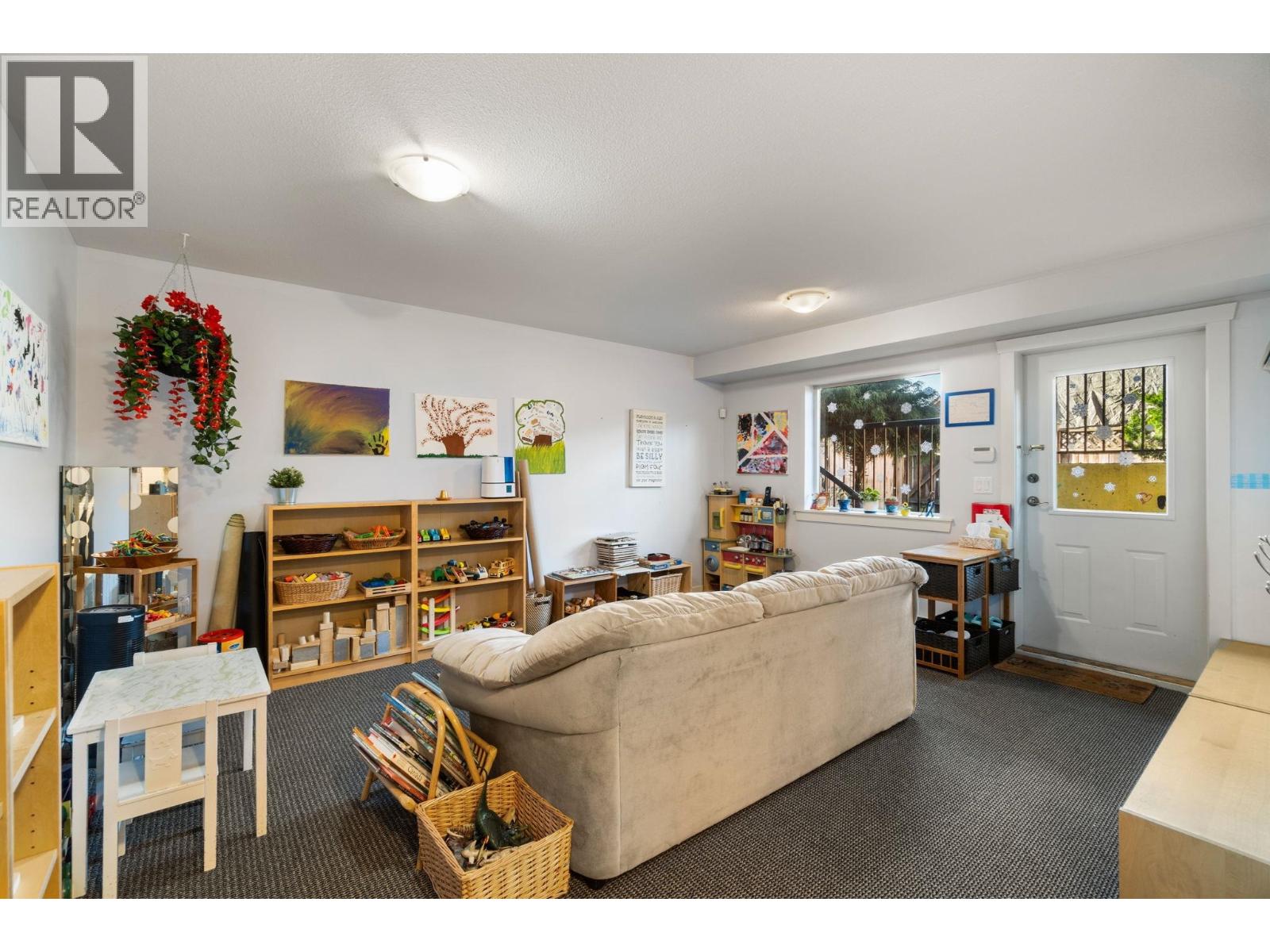 1386 COAST MERIDIAN ROAD, Coquitlam