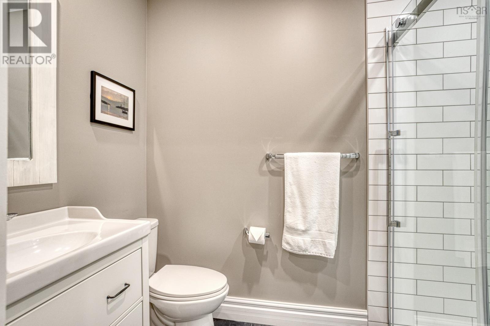 Property 36 of 47 of 18 Stonehenge Lane, Westwood Hills