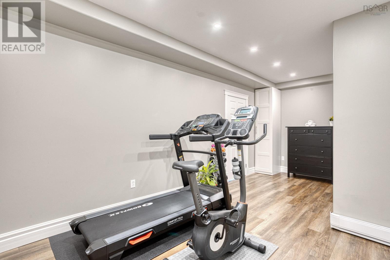 Property 24 of 47 of 18 Stonehenge Lane, Westwood Hills