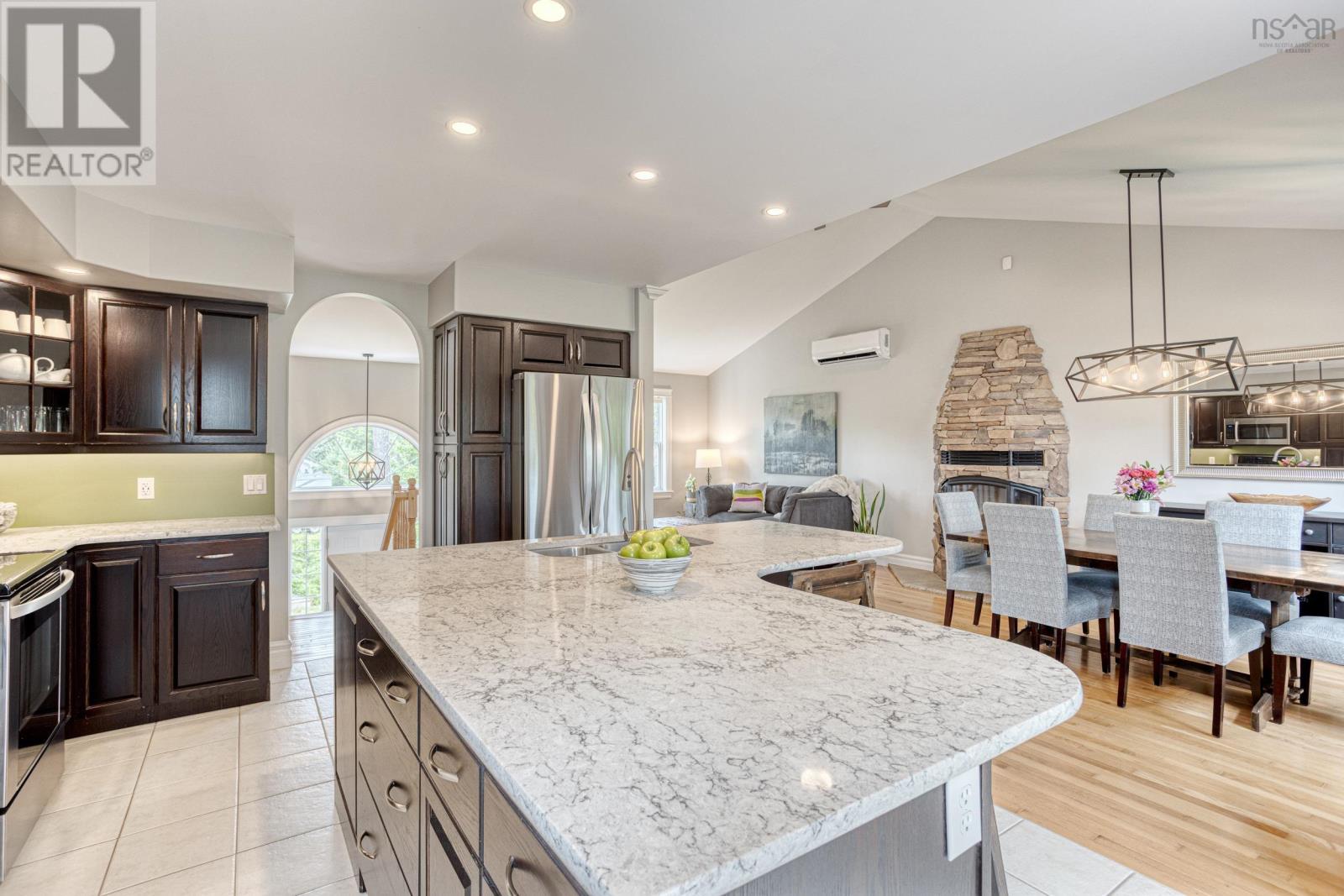 Property 10 of 47 of 18 Stonehenge Lane, Westwood Hills