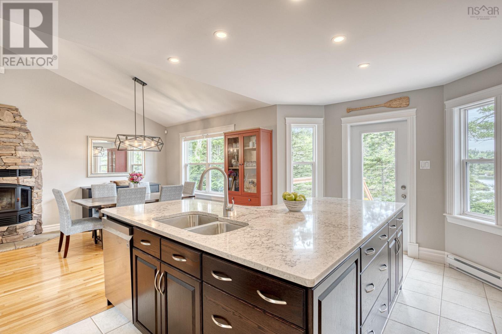 Property 38 of 47 of 18 Stonehenge Lane, Westwood Hills