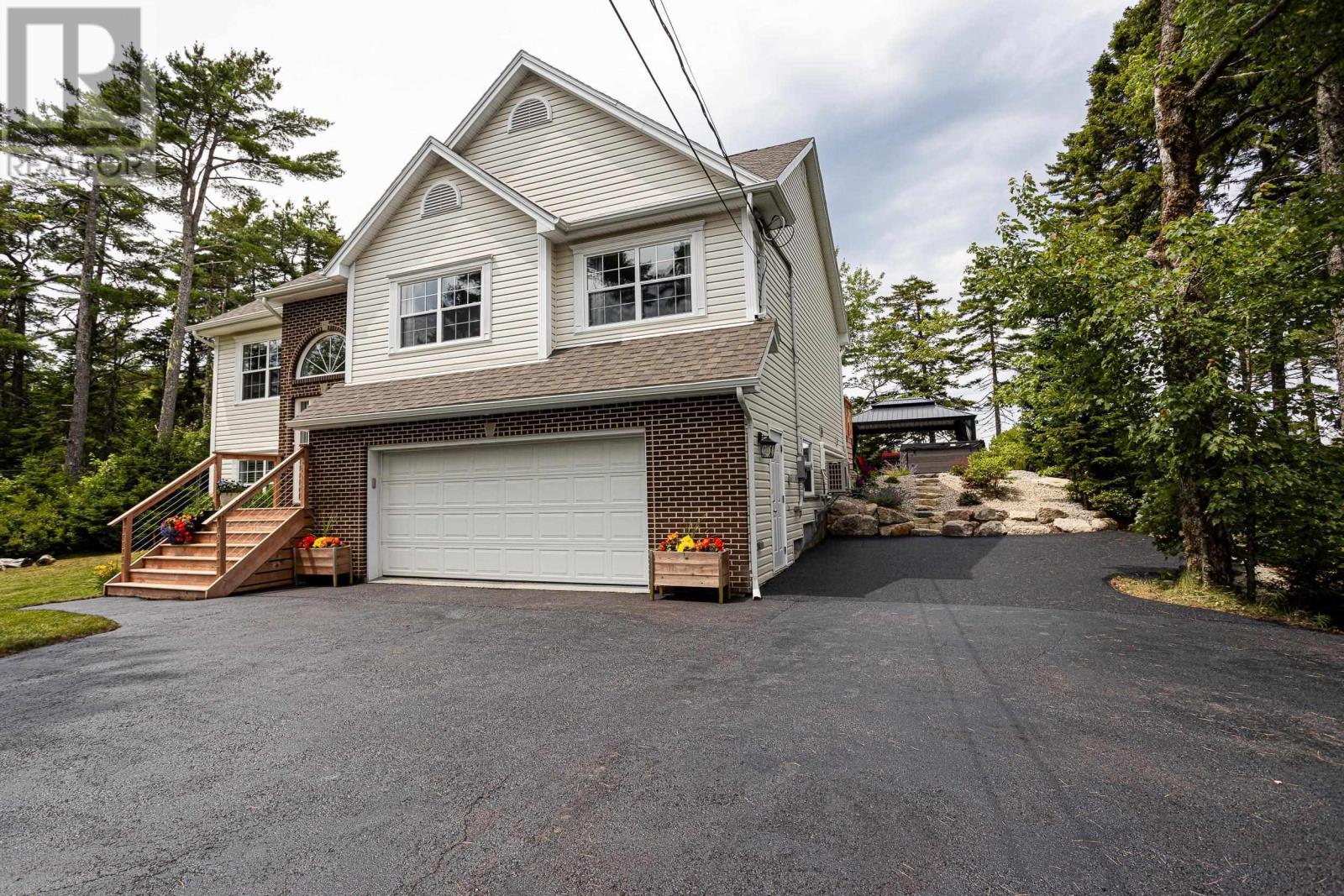 Property 19 of 47 of 18 Stonehenge Lane, Westwood Hills