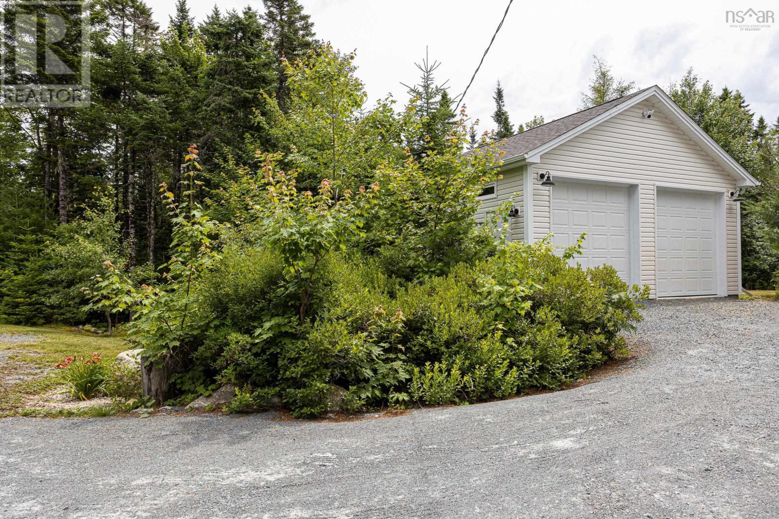 Property 33 of 47 of 18 Stonehenge Lane, Westwood Hills