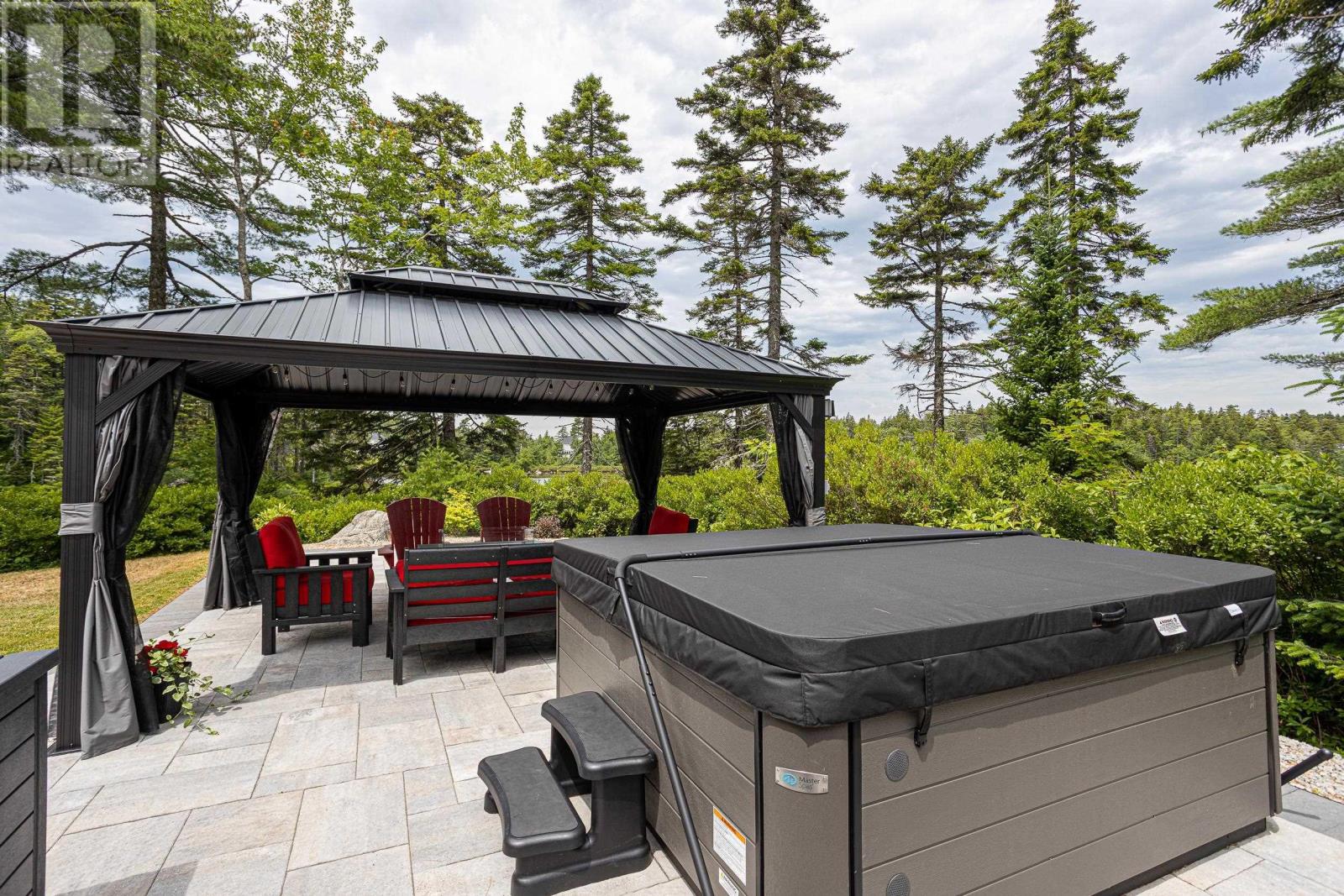 Property 27 of 47 of 18 Stonehenge Lane, Westwood Hills