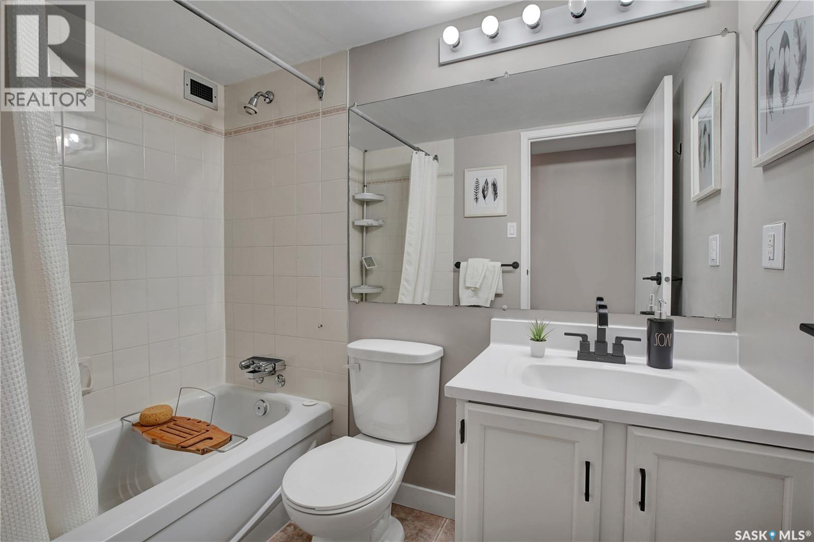 #606 430 5TH AVENUE N - 15