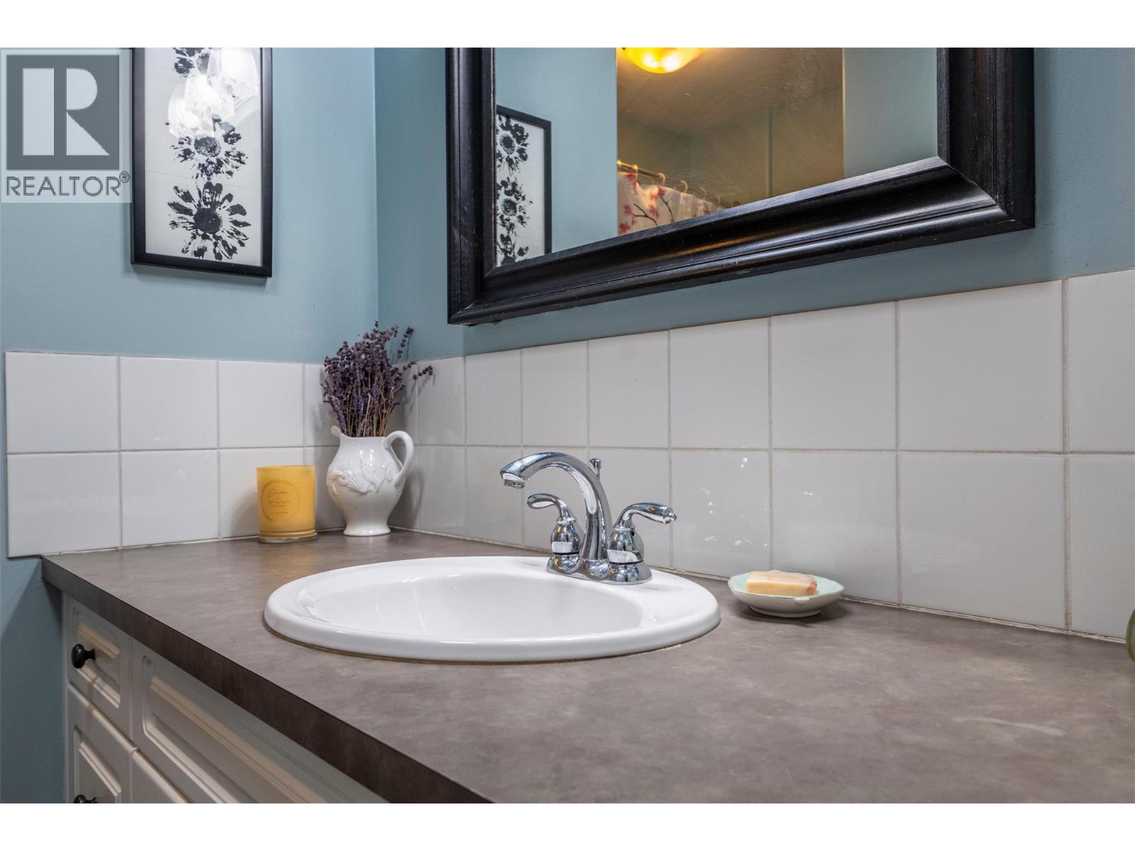 3811 Aaron Road, Bonnington