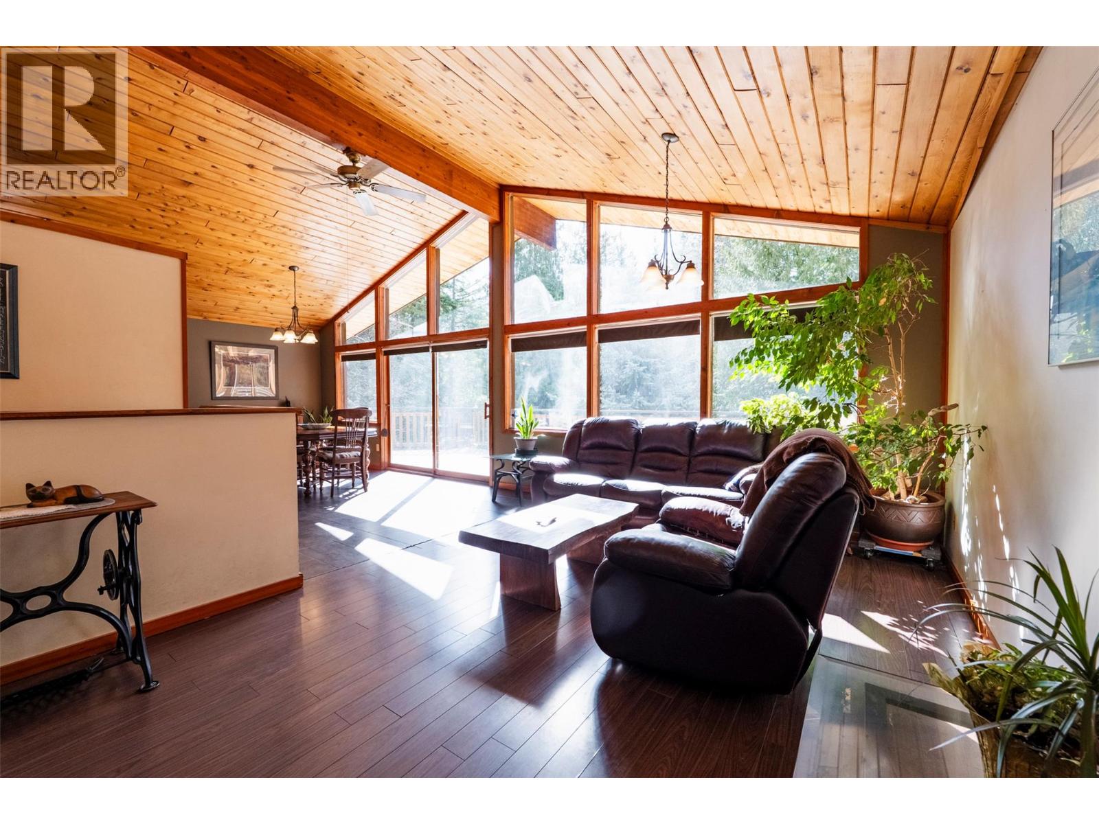 7077 Beggs Road, Nelson