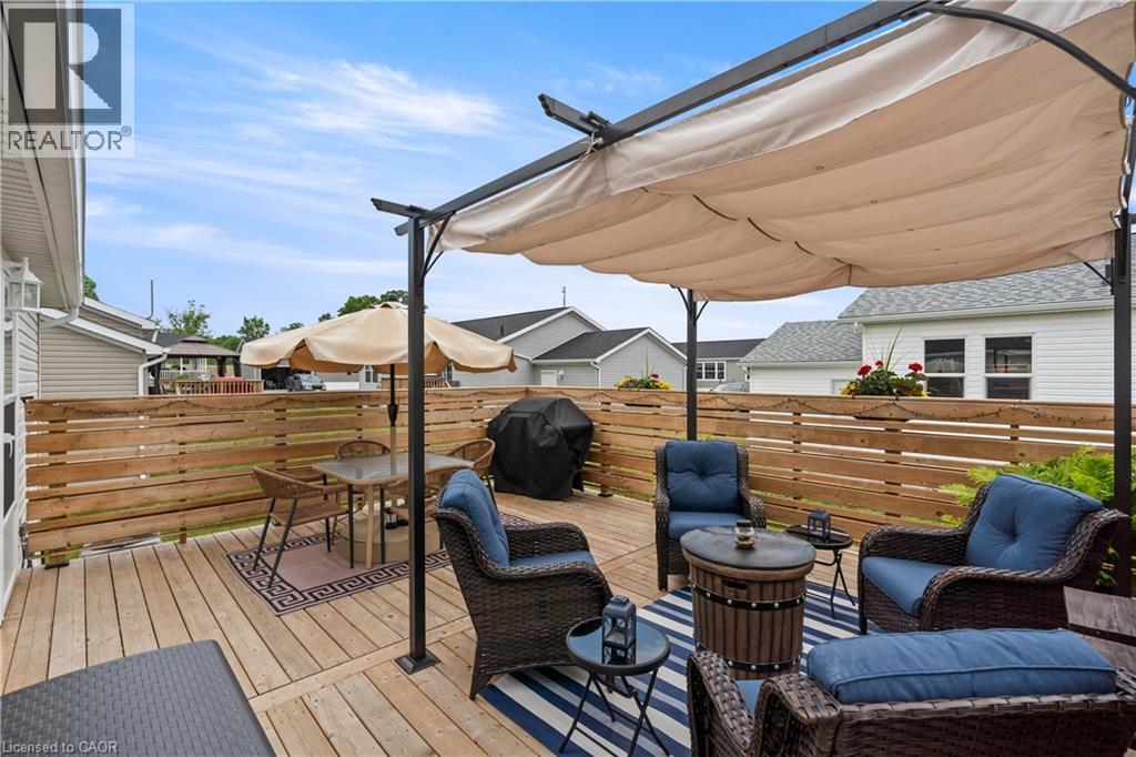 22 COPPER BEECH DRIVE - 20