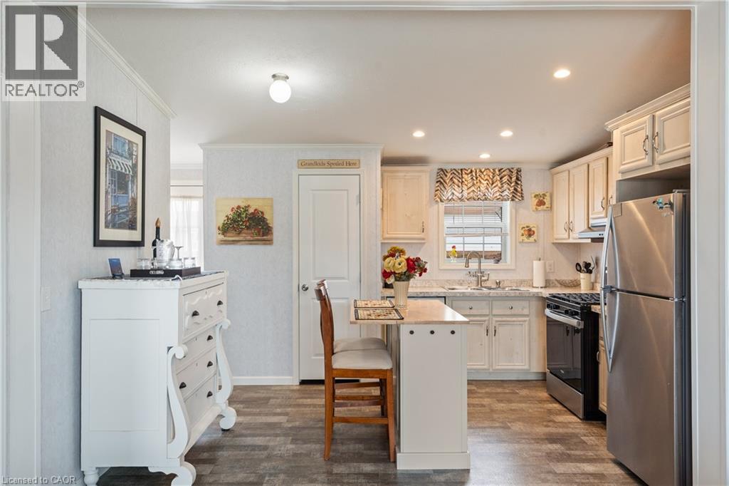 22 COPPER BEECH DRIVE - 6
