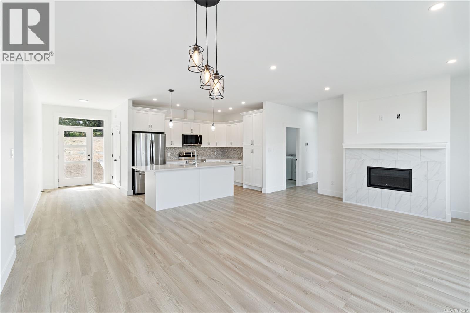3077 Hillview Rd - 4