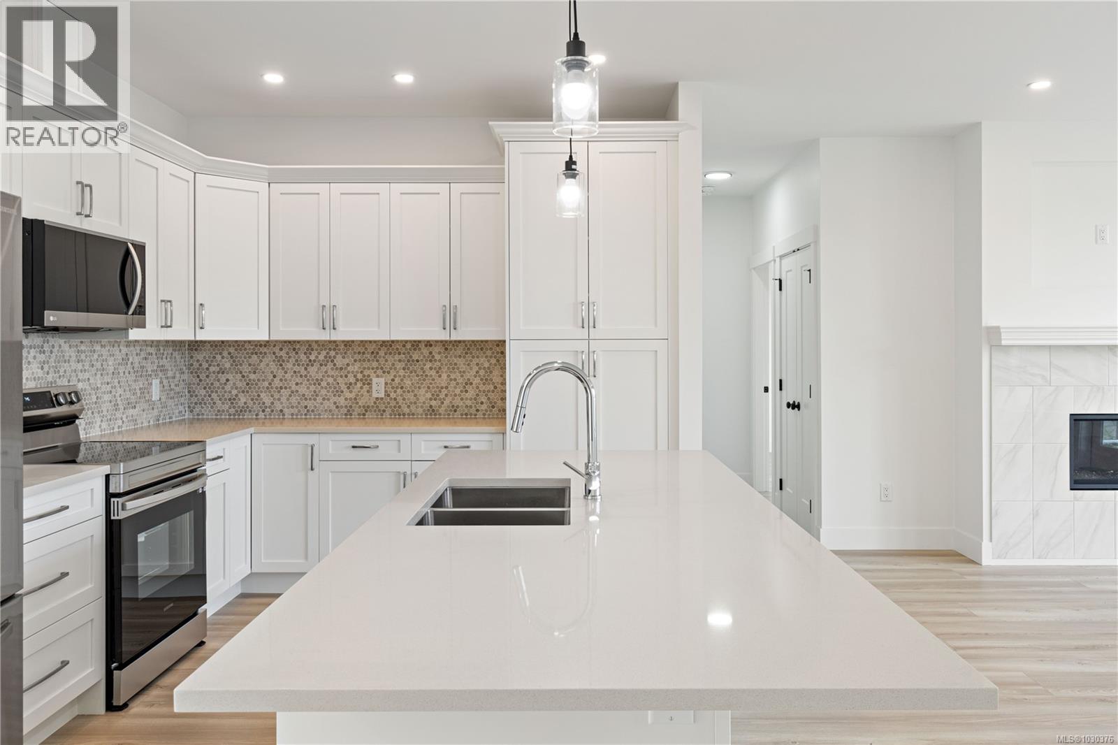 3077 HILLVIEW RD - 13