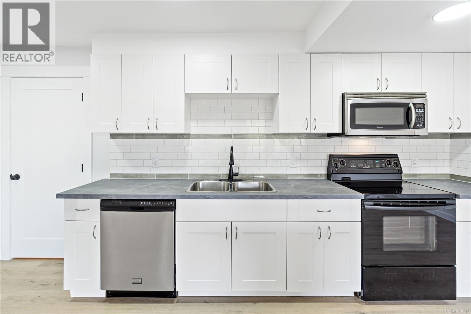 3077 HILLVIEW RD - 29