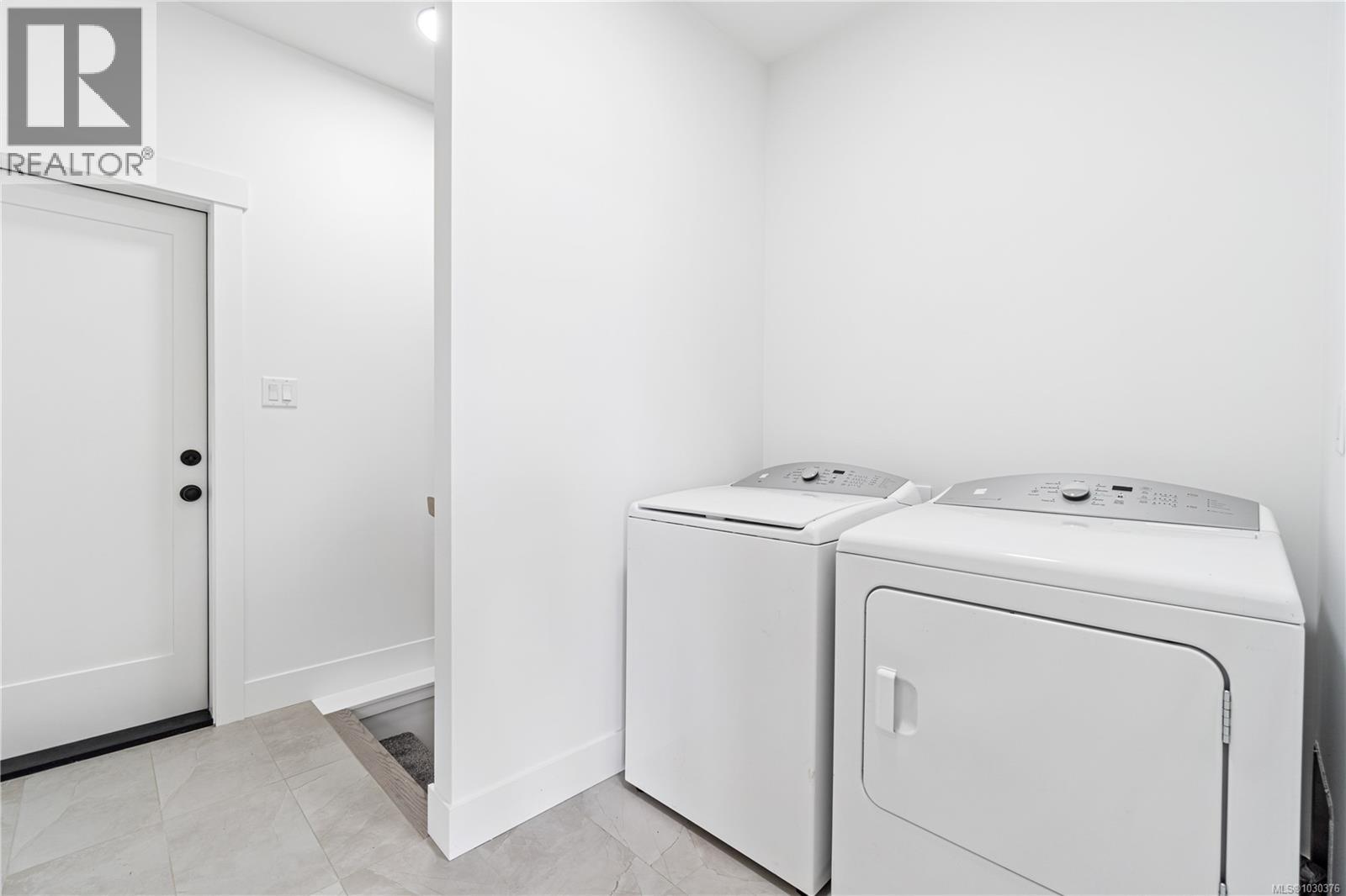 3077 Hillview Rd - 7