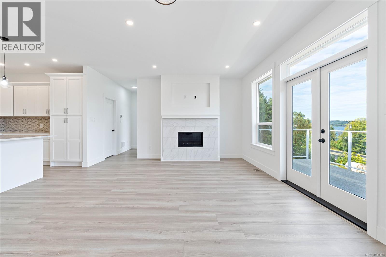 3077 HILLVIEW RD - 10