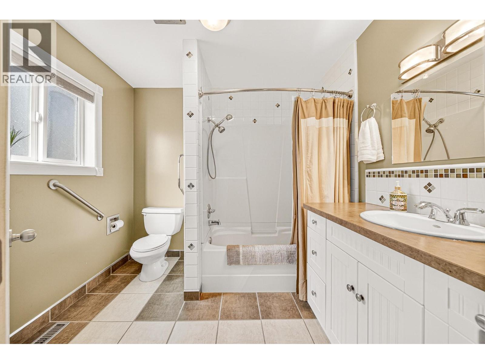 1591 11th Avenue, Fernie