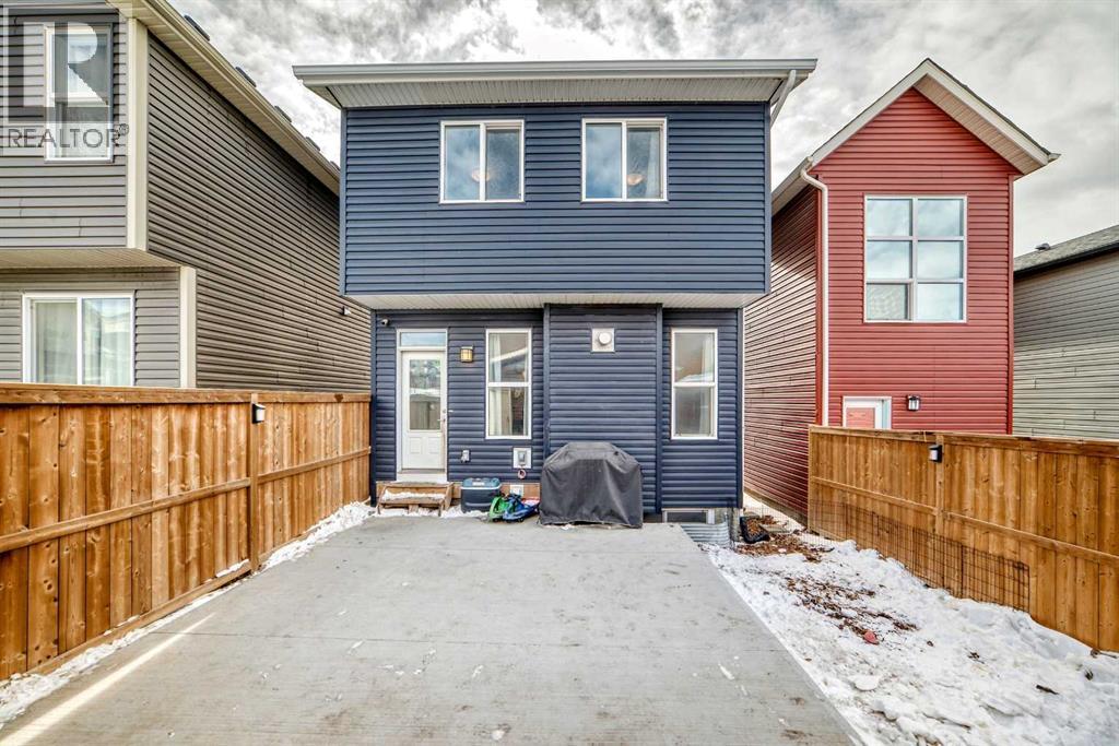 Single Family House for Sale in  Lucas Crescent NW Livingston Calgary 