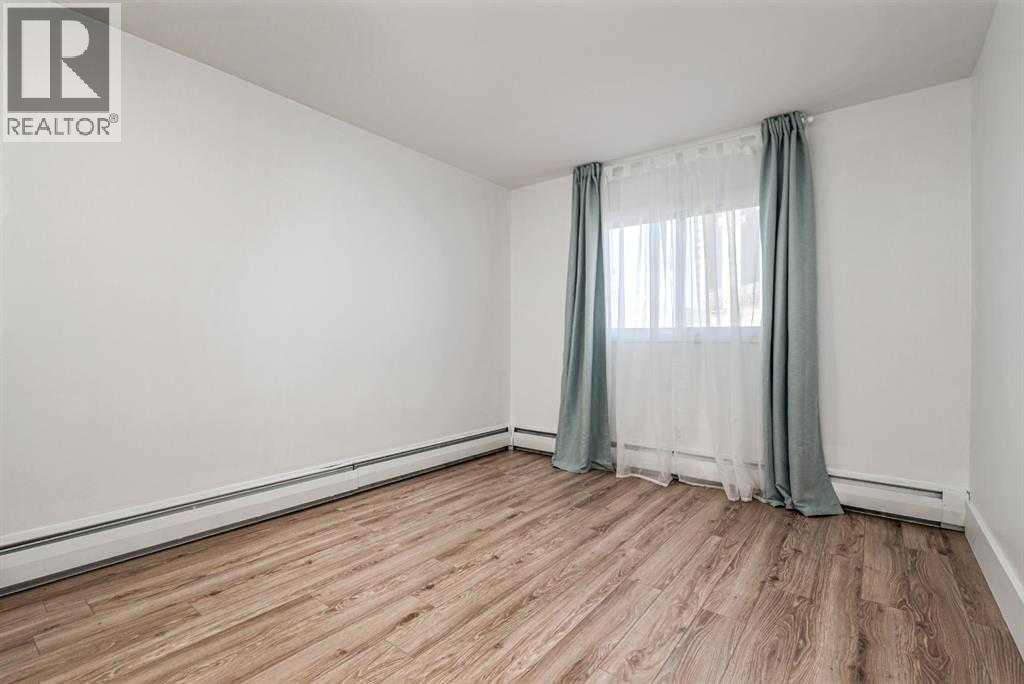 Single Family House for Sale in   Elbow Drive SW Kelvin Grove Calgary 