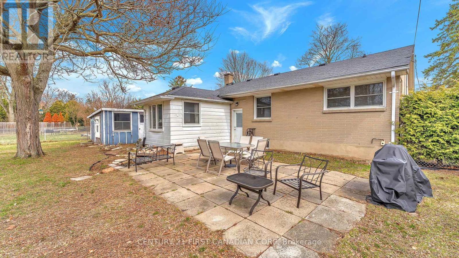 1499 NORTH VERNON AVENUE - 21