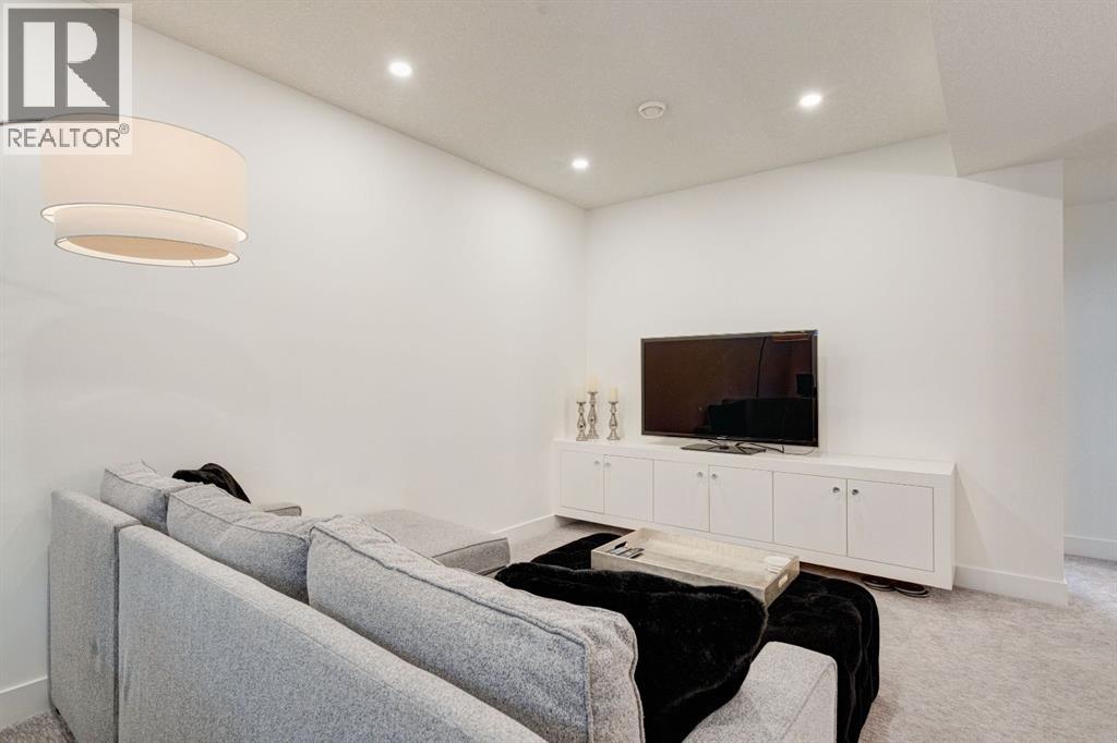 Single Family House for Sale in   Street Capitol Hill Calgary 