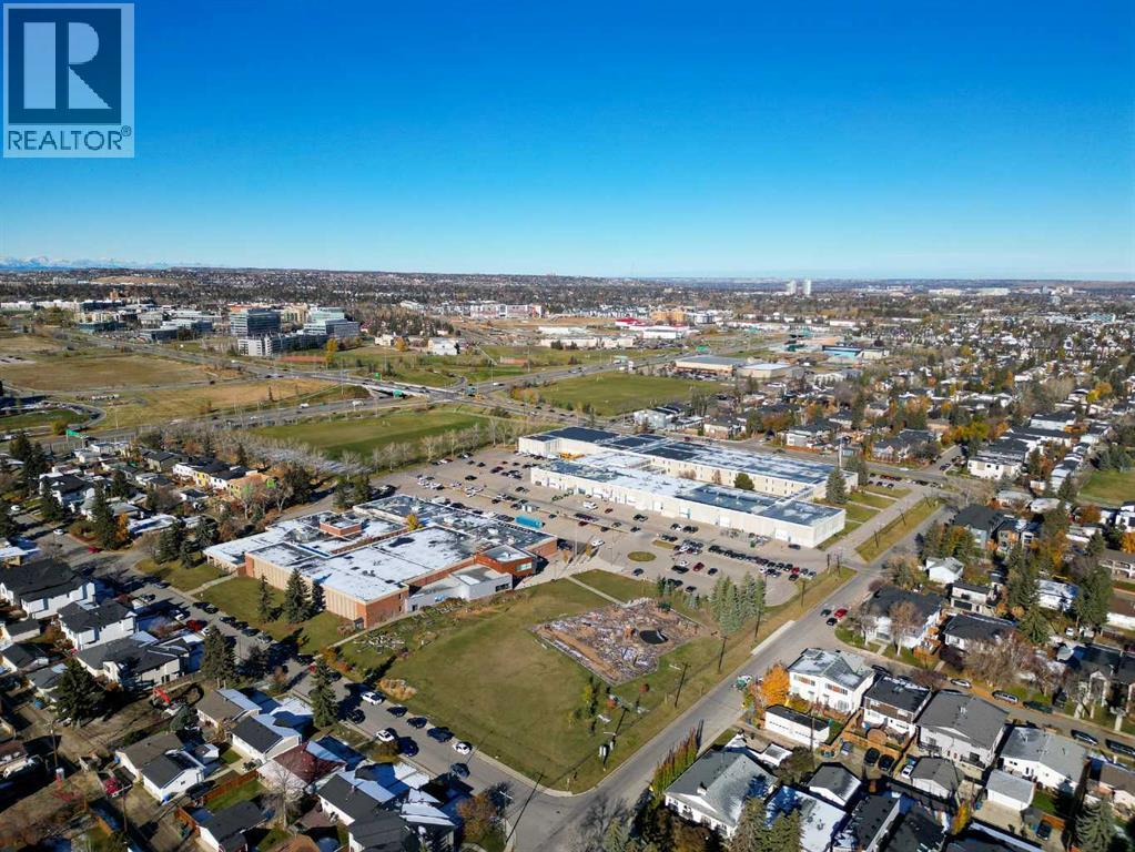 Single Family House for Sale in   Avenue SW North Glenmore Park Calgary 