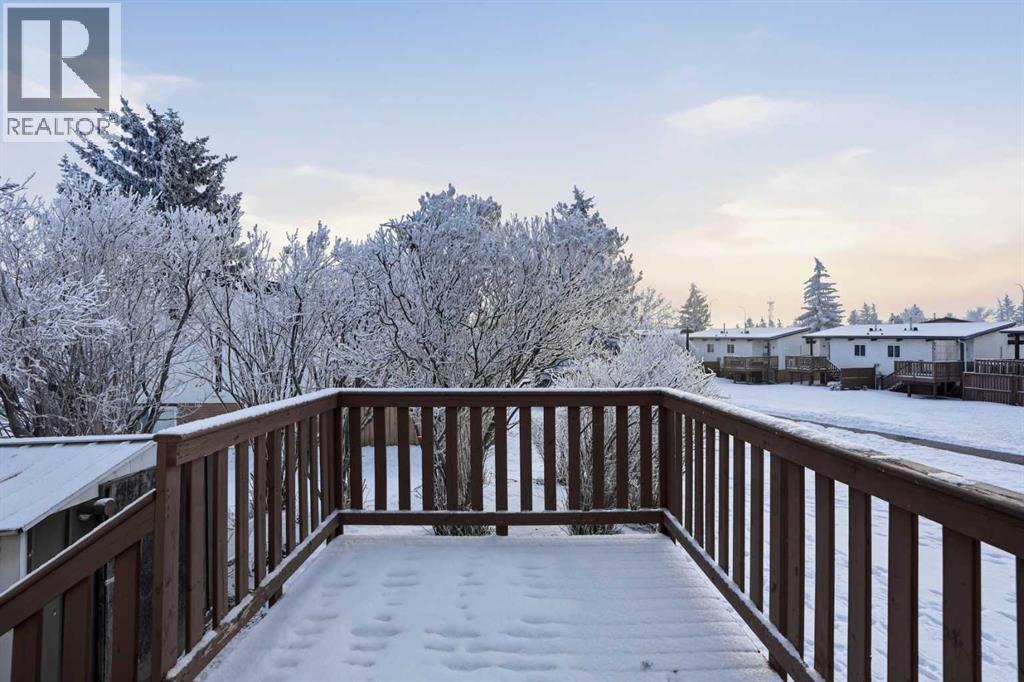 Single Family House Bi-level for Sale in  Pinemont Bay NE Pineridge Calgary 