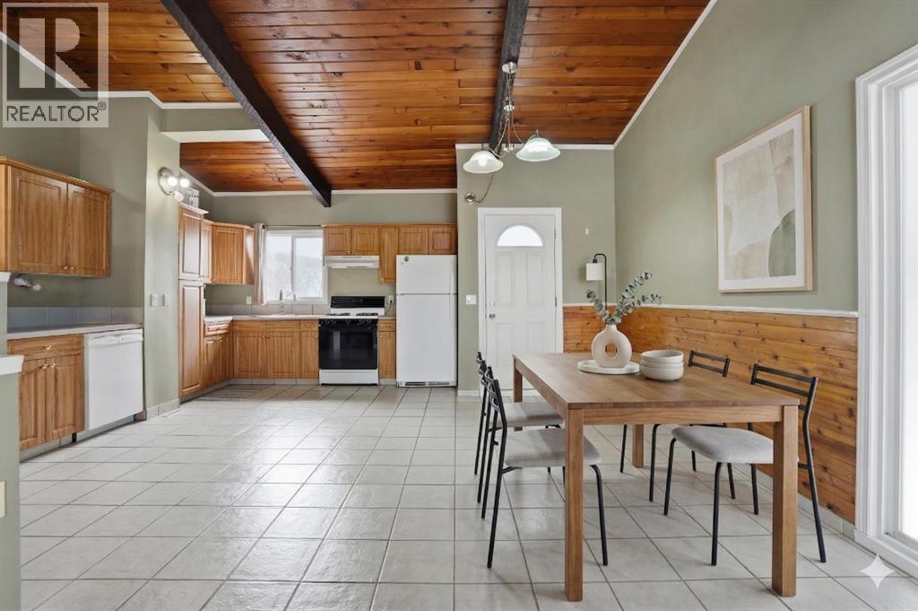 Single Family House Bi-level for Sale in  Pinemont Bay NE Pineridge Calgary 