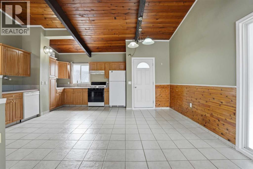 Single Family House Bi-level for Sale in  Pinemont Bay NE Pineridge Calgary 