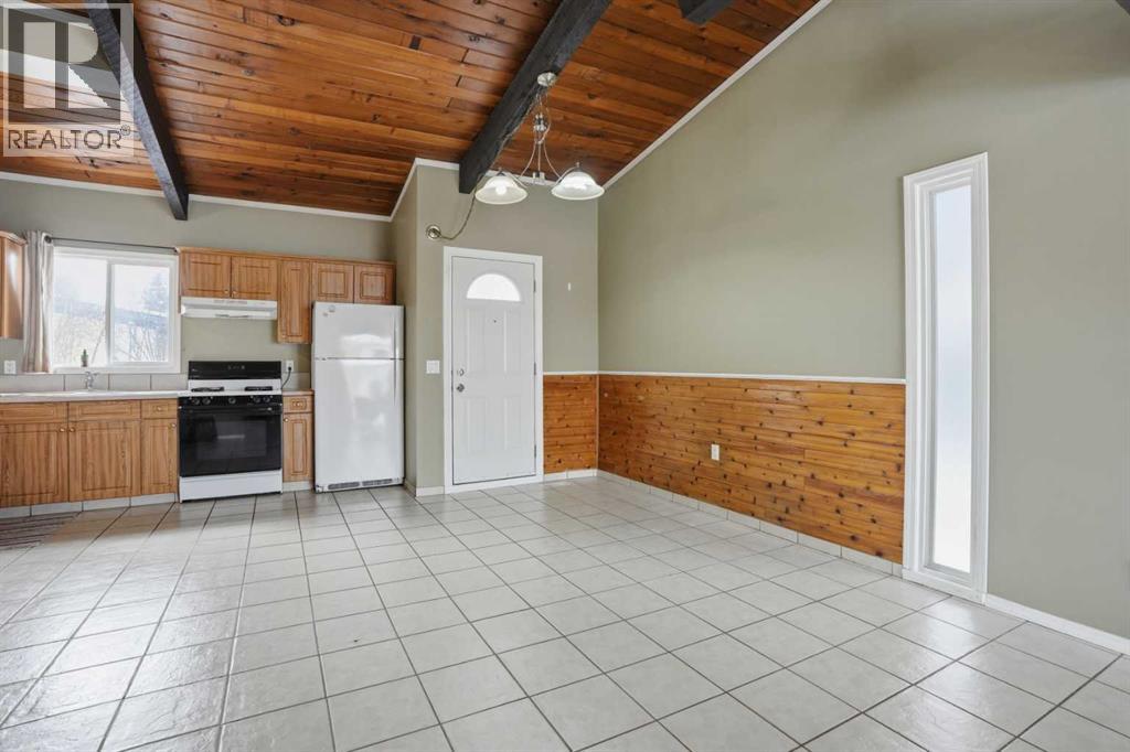 Single Family House Bi-level for Sale in  Pinemont Bay NE Pineridge Calgary 