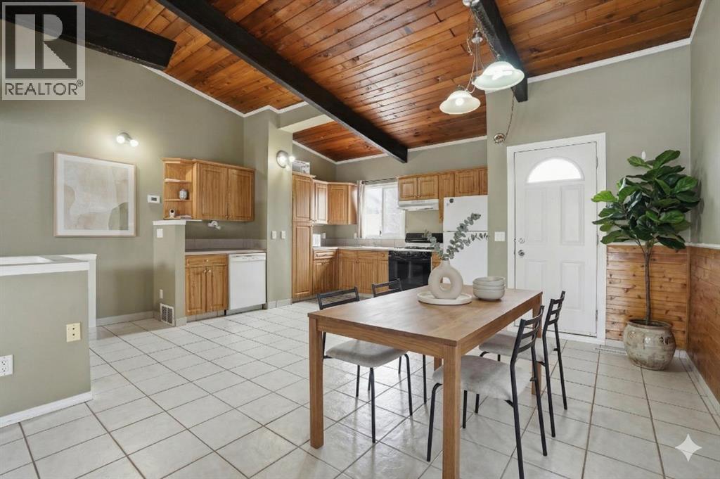 Single Family House Bi-level for Sale in  Pinemont Bay NE Pineridge Calgary 