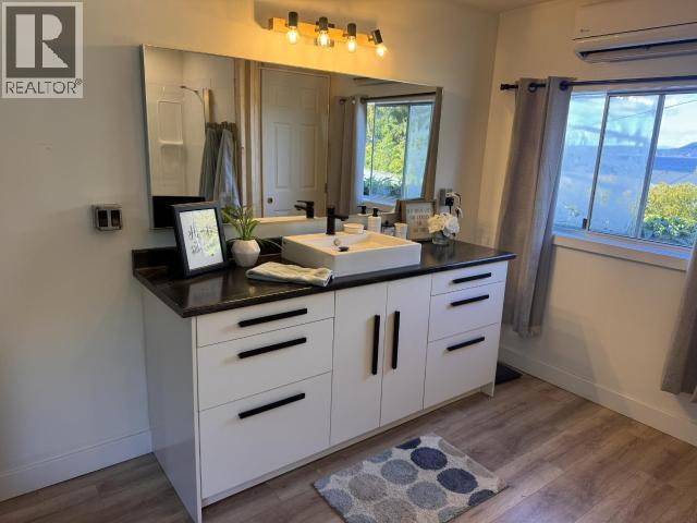 6928 QUESNEL STREET - 11