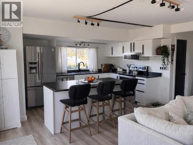 6928 QUESNEL STREET - Image 3