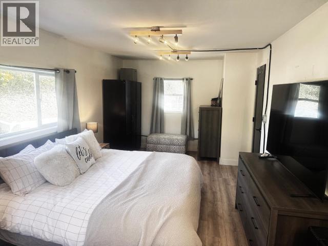 6928 QUESNEL STREET - 7