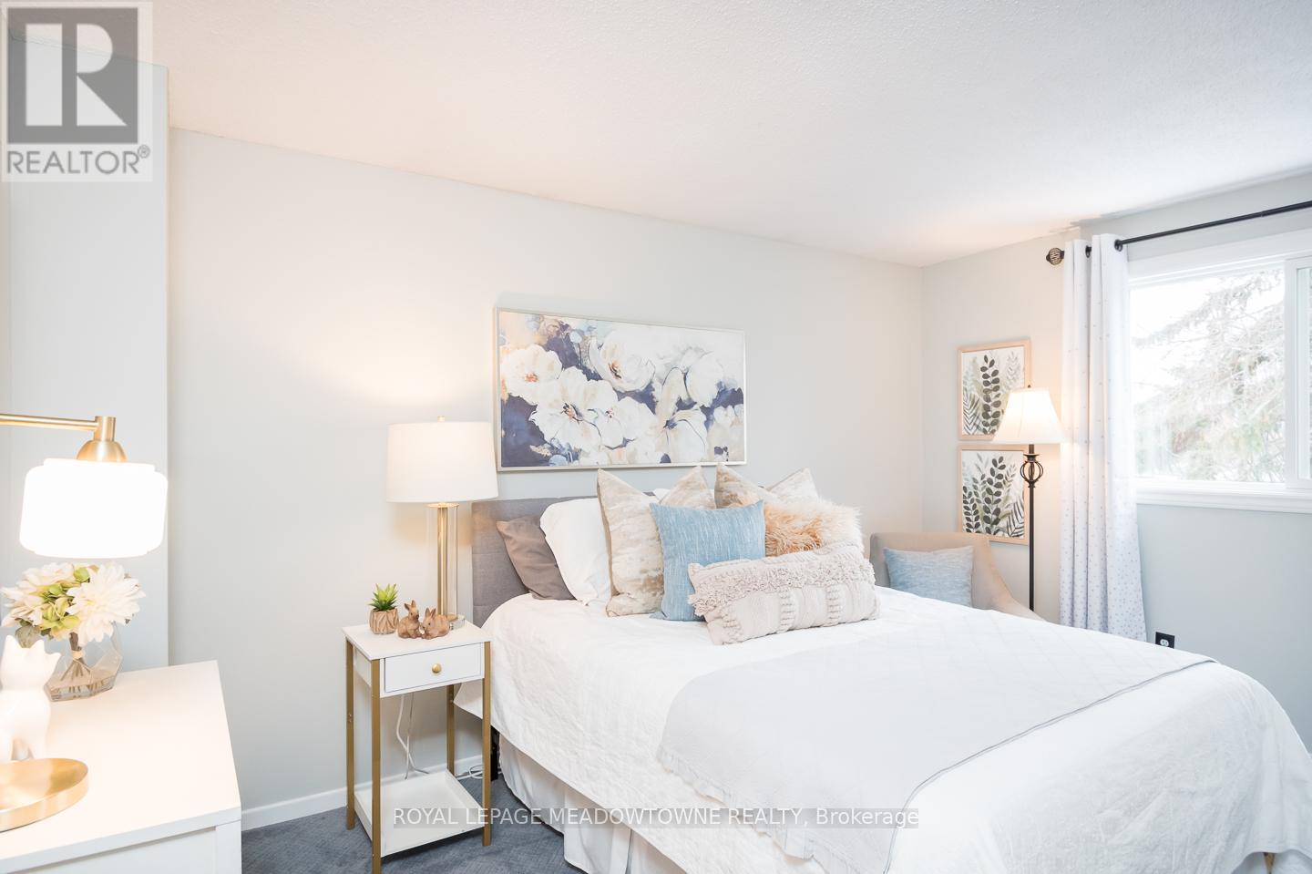 833 LAURIER AVENUE,Milton (TM Timberlea),,