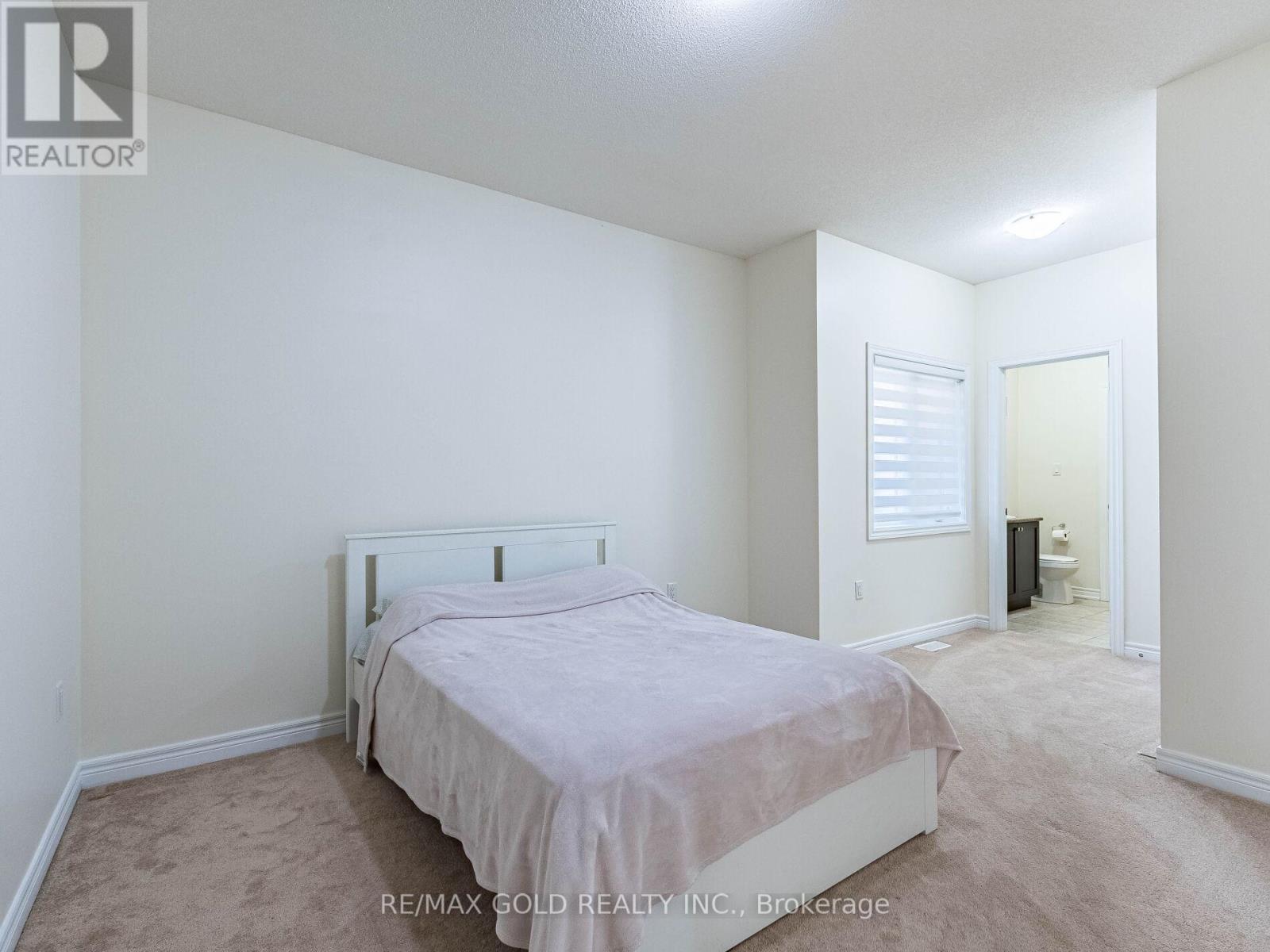 520 VETERANS DRIVE - 26